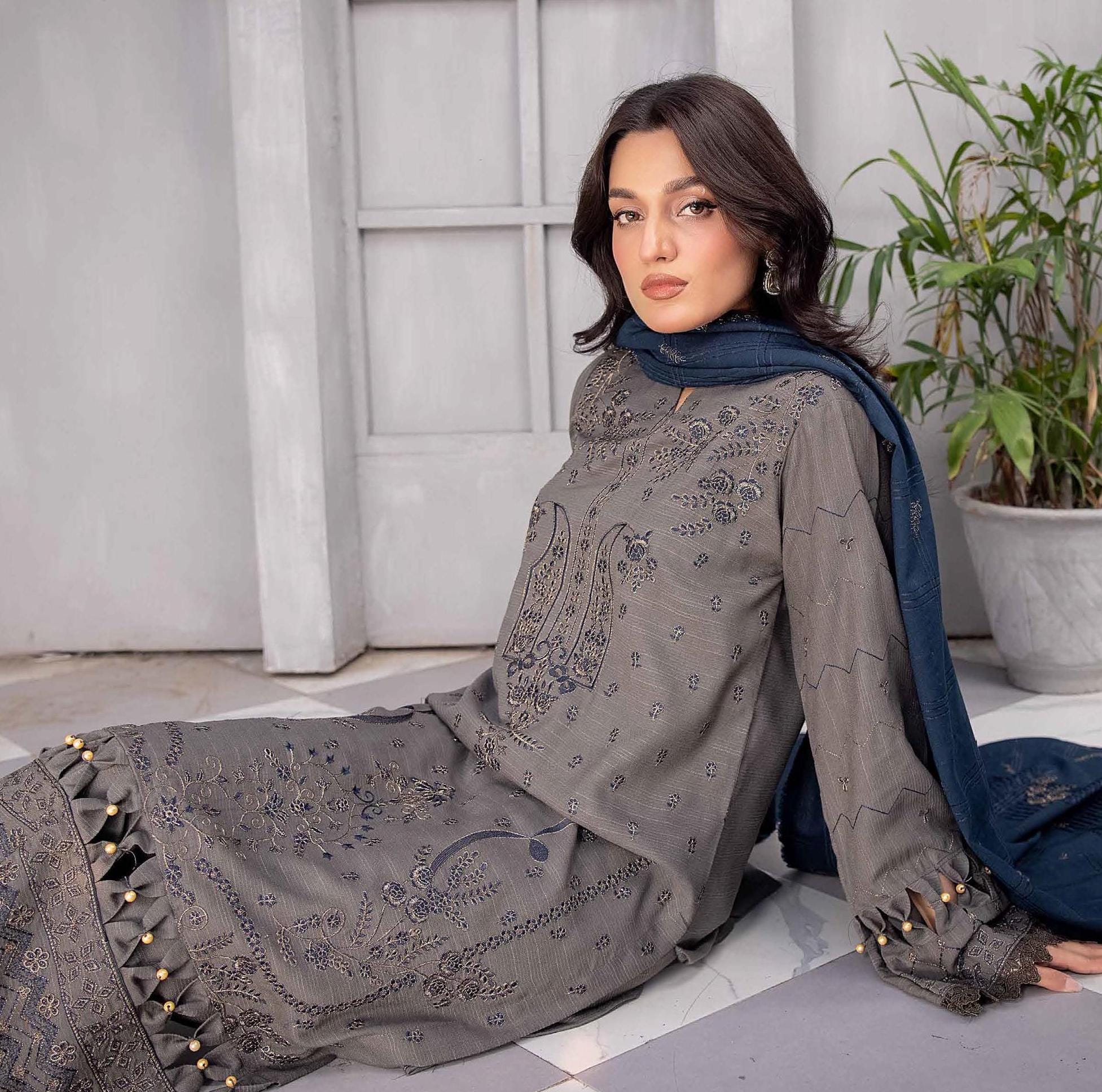 Eid Dress For Womens - Pakistani Embroidered Leather Peach Ramadan Partywear Festival Suits Salwar Kameez Suit In Large Size