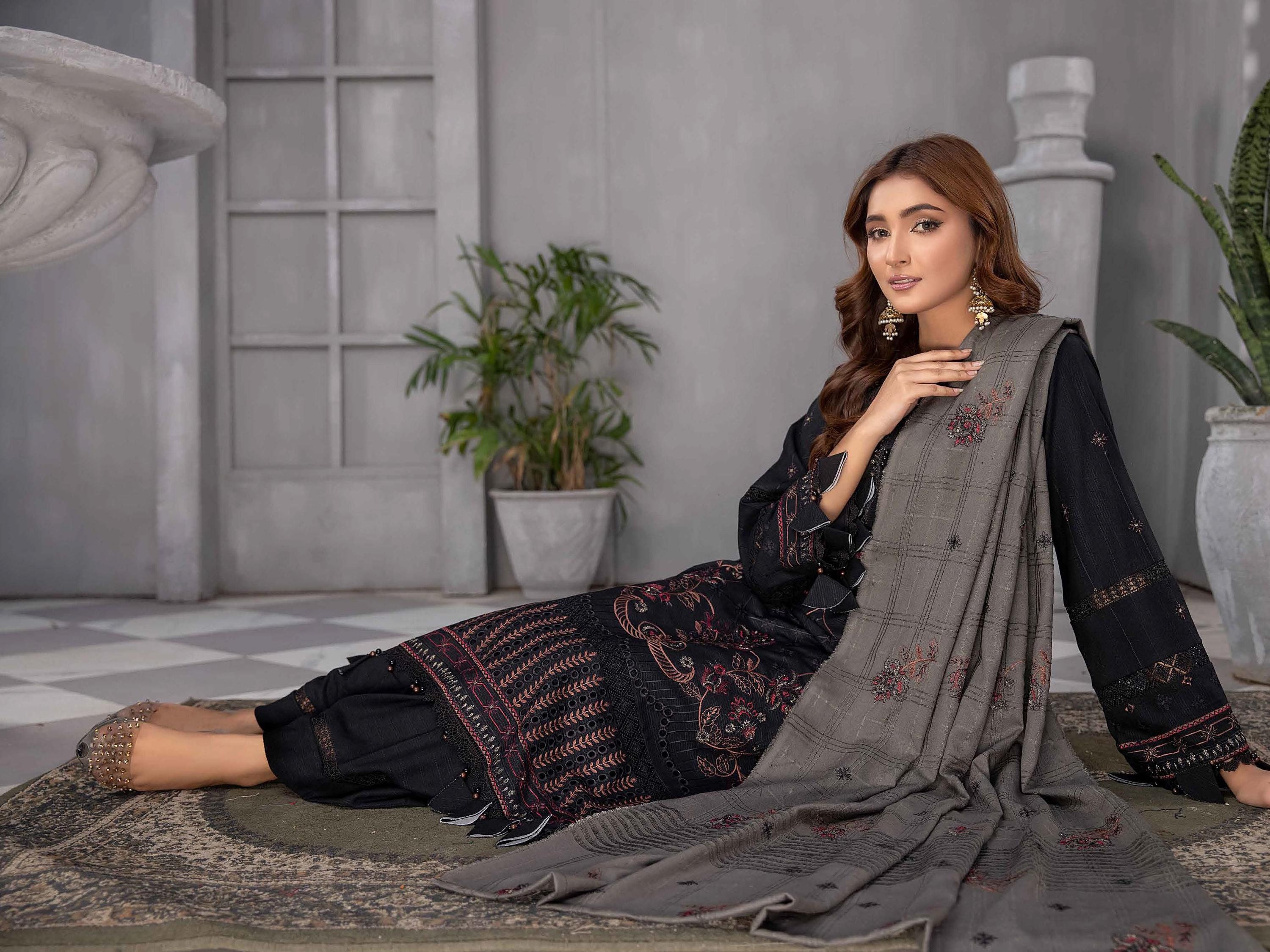 Eid Dress For Womens - Pakistani Embroidered Leather Peach Ramadan Partywear Festival Suits Salwar Kameez Suit In Large Size