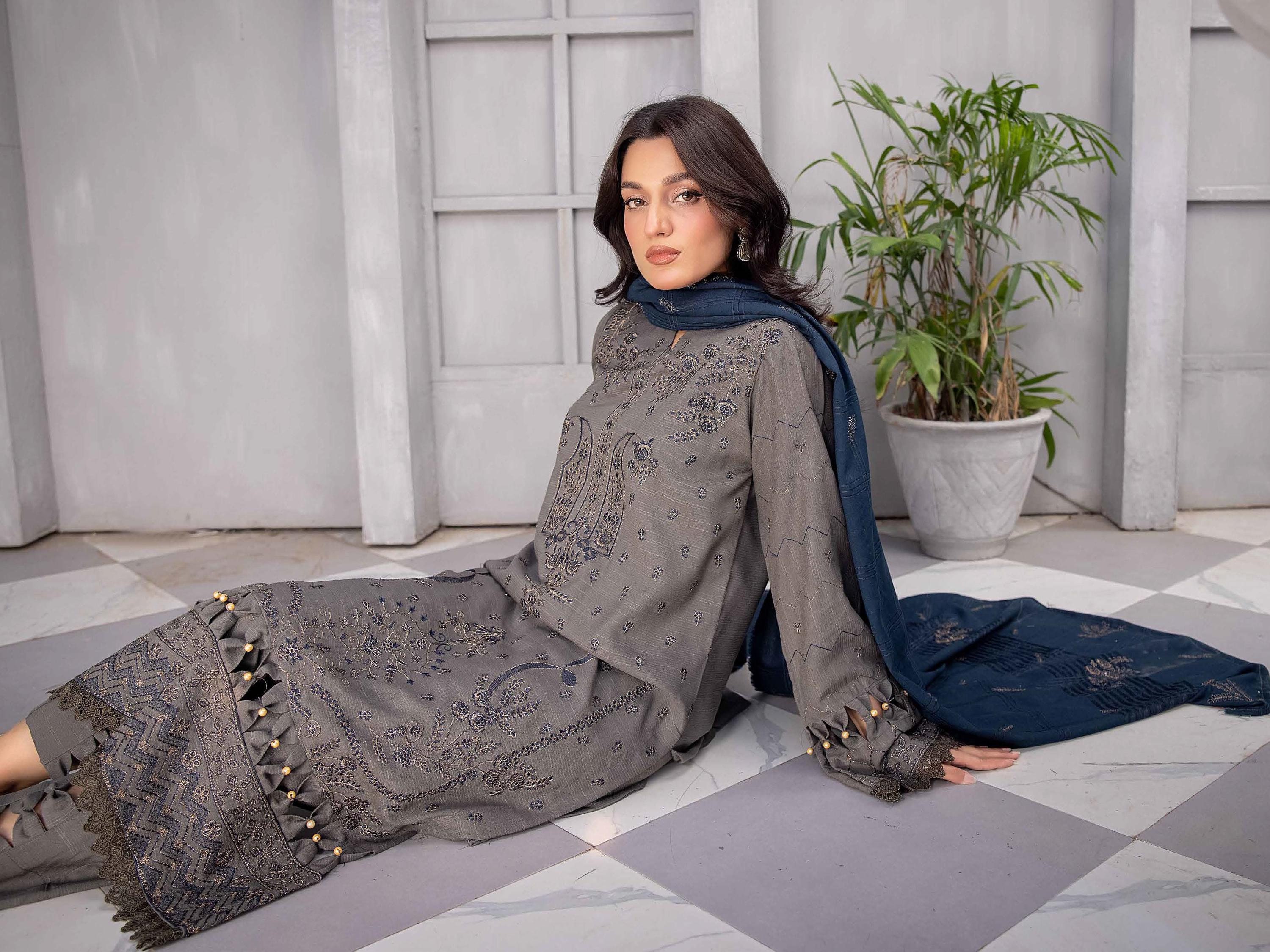 Eid Dress For Womens - Pakistani Embroidered Leather Peach Ramadan Partywear Festival Suits Salwar Kameez Suit In Large Size