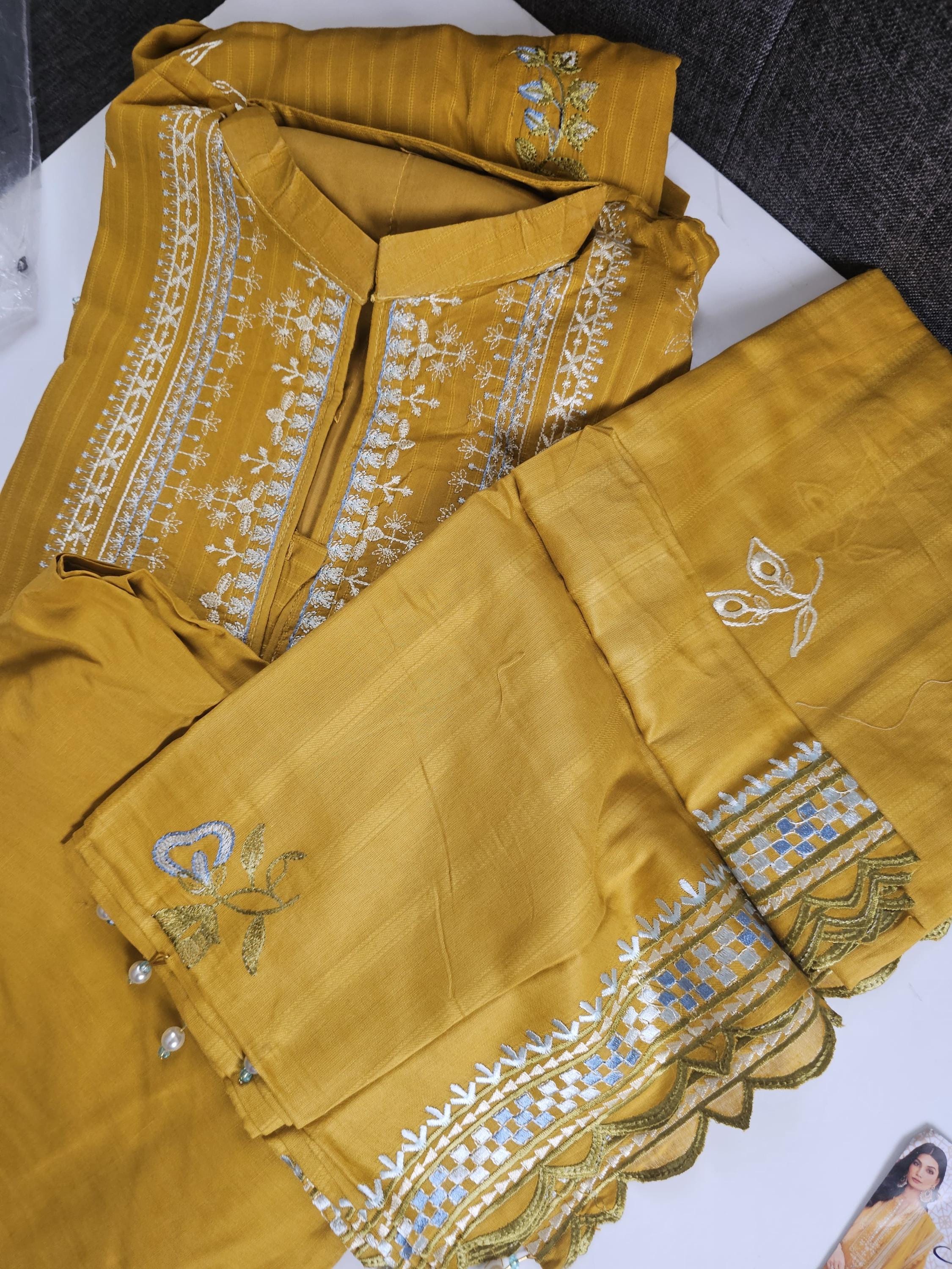 Eid Dress For Womens - Pakistani Embroidered Lawn Ramadan Partywear Festival Suits, Salwar Kameez Suit In  Large Size